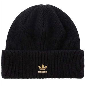 Adidas metal badge black beanie